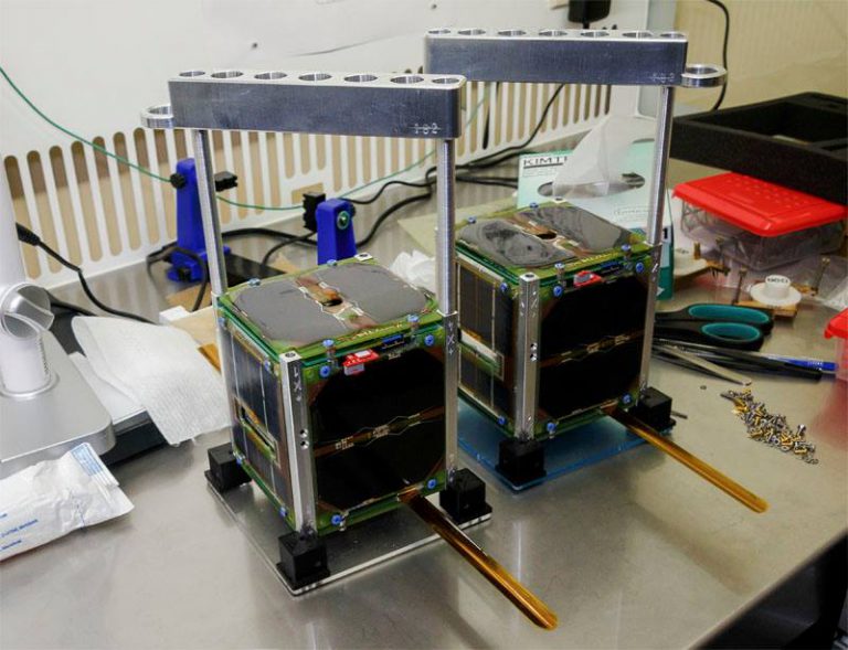 CUBESAT_SIRIUS_SAT